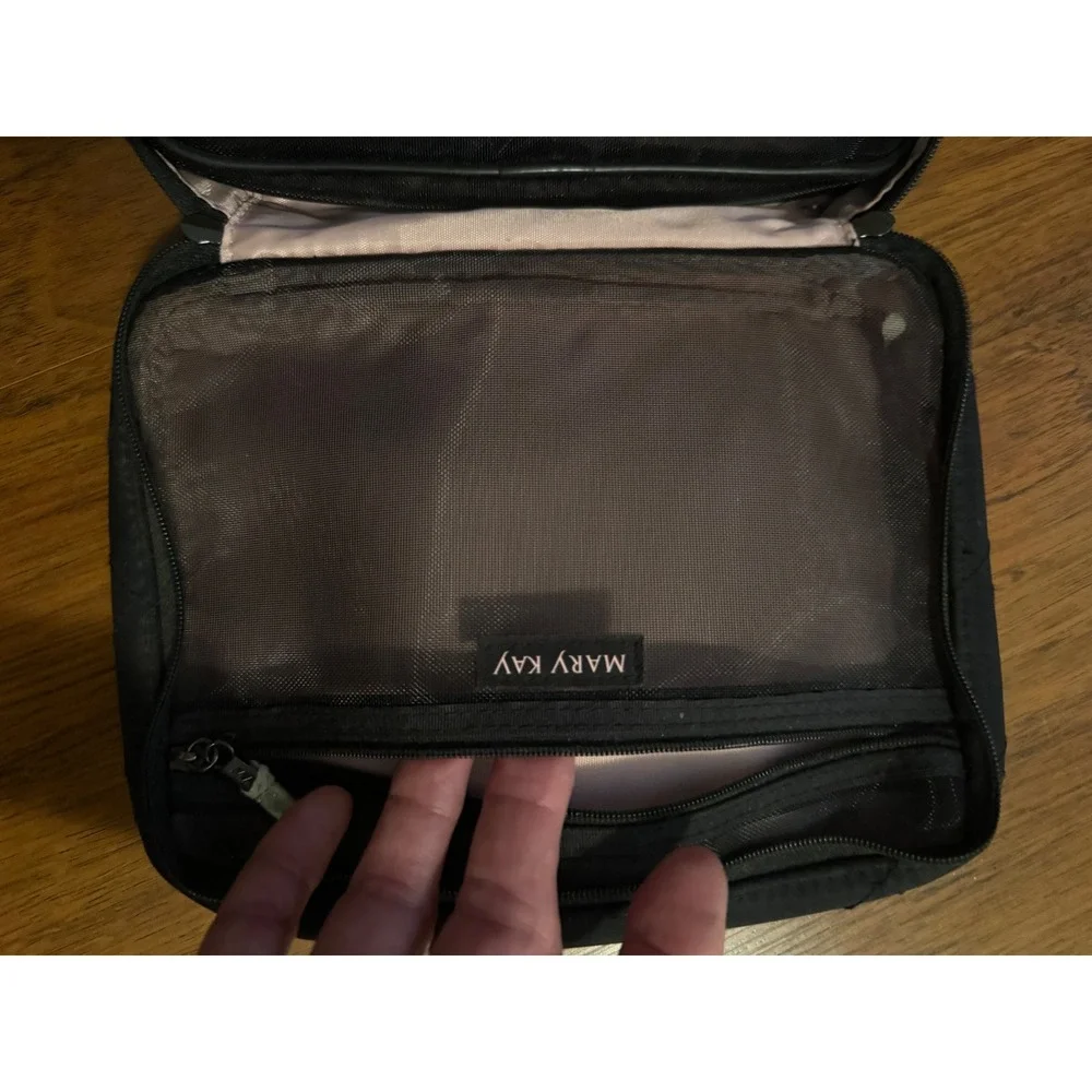 Mary Kay Black‎ Quilted Travel Cosmetic Bag Makeup Organizer Pink Interior